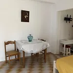 Loula\'S Apartments
